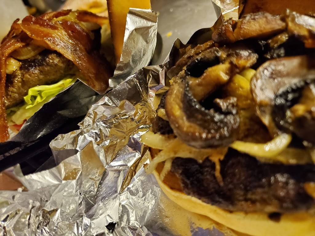 Uptown Pub & Grill | night club | 1510 Junction Ave, Racine, WI 53403, USA | 2624849746 OR +1 262-484-9746