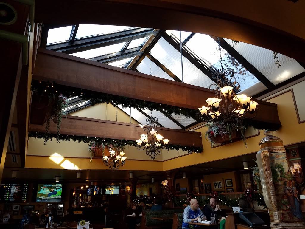 Michigan On Main | restaurant | 713 S Main St, Frankenmuth, MI 48734, USA | 9896529941 OR +1 989-652-9941