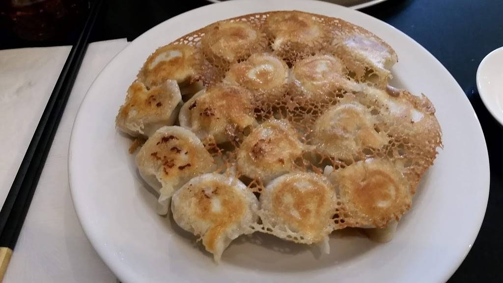 Ai Dumpling | restaurant | 6592 Avenue Somerled, Montréal, QC H4V 1S9, Canada | 5143691777 OR +1 514-369-1777