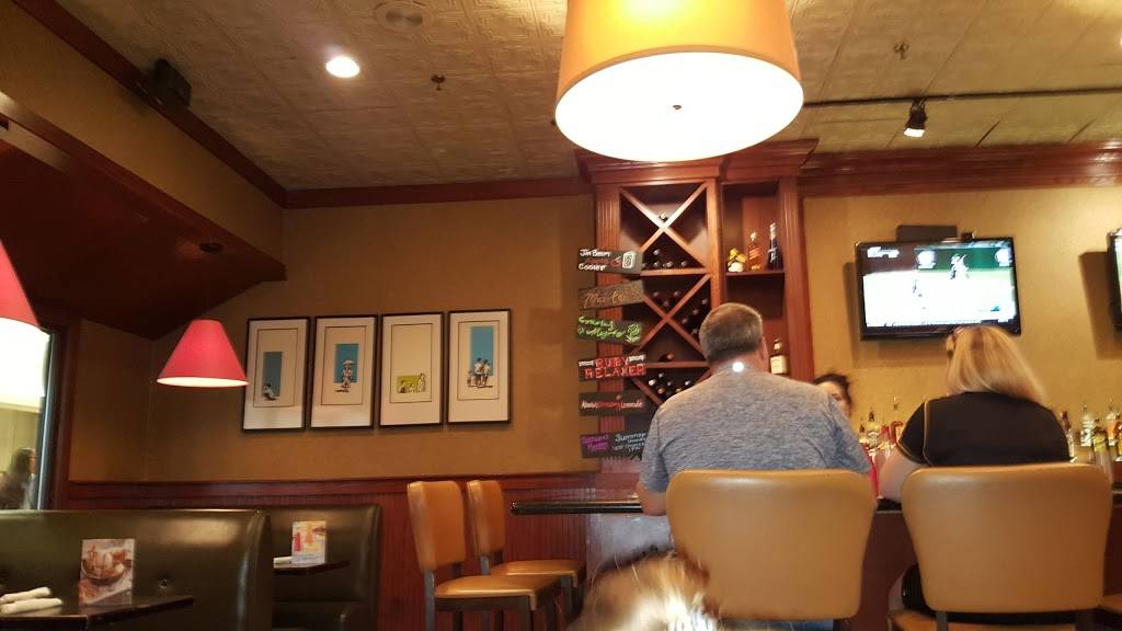 Ruby Tuesday | restaurant | 101 Lehigh Valley Mall, Whitehall, PA 18052, USA | 6102647787 OR +1 610-264-7787