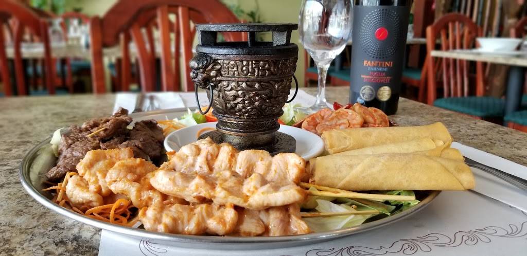 The Palace Thaï Restaurant | restaurant | 254 Boulevard Saint-Luc, Saint-Jean-sur-Richelieu, QC J2W 1C3, Canada | 4507410805 OR +1 450-741-0805