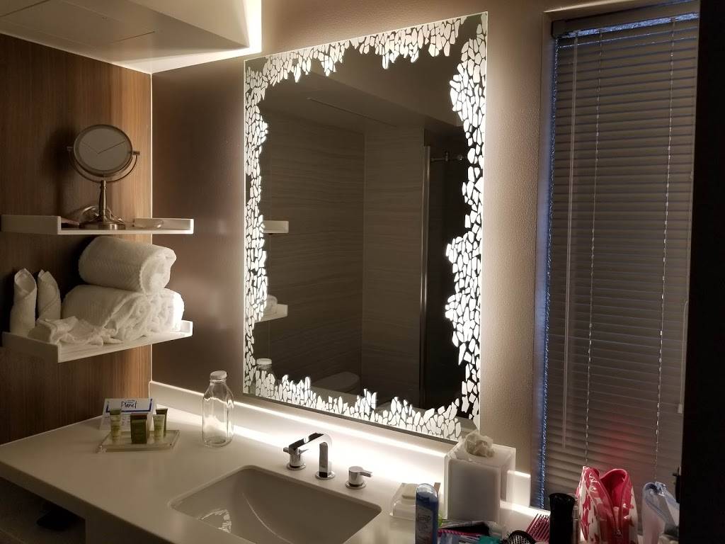 Hilton Washington DC National Mall |  | 480 LEnfant Plaza SW, Washington, DC 20024, USA | 2024841000 OR +1 202-484-1000