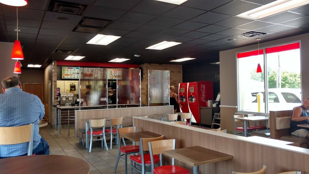 Burger King | restaurant | 2601 16th St #270, Bedford, IN 47421, USA | 8122750717 OR +1 812-275-0717