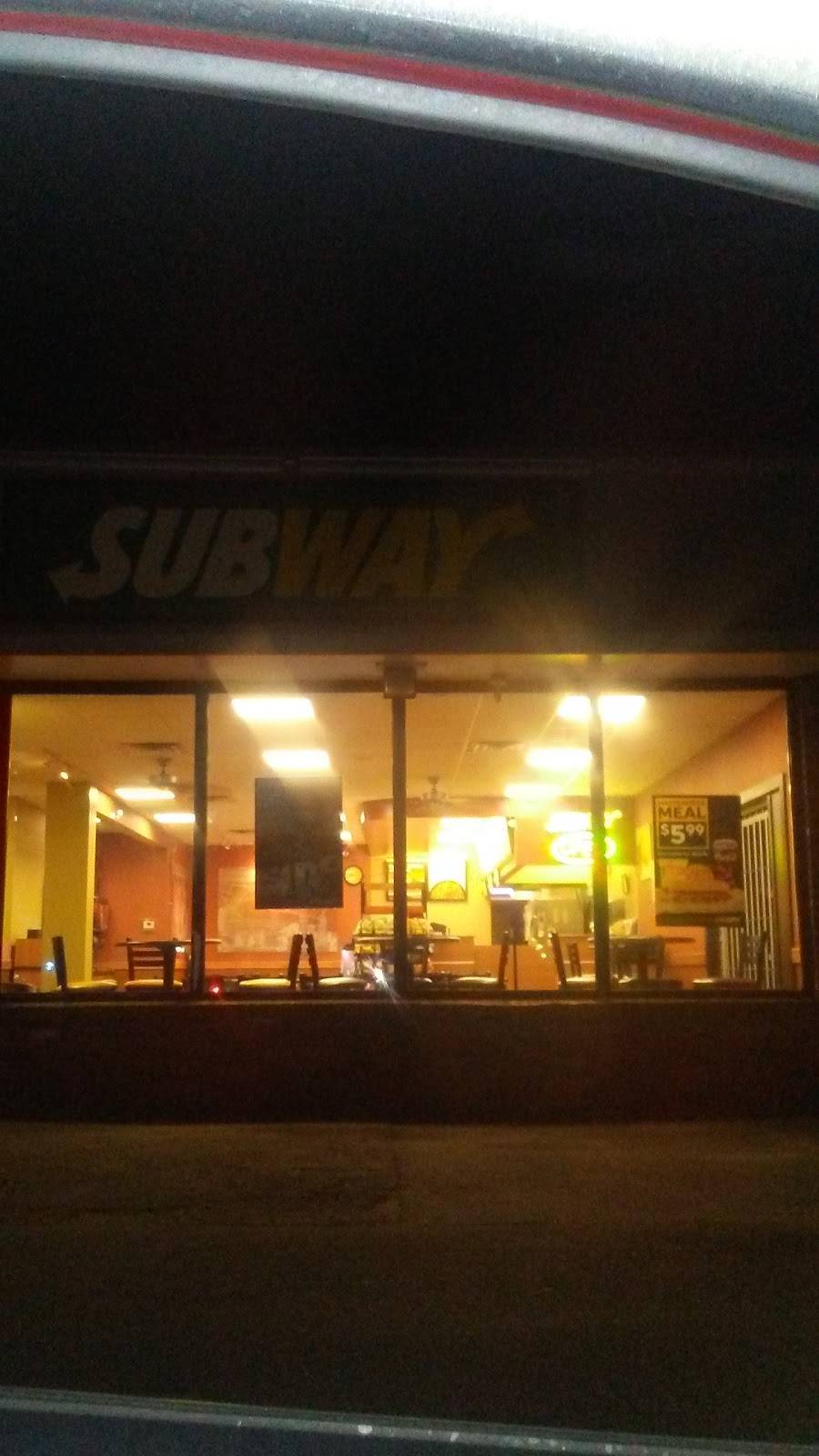 Subway Restaurants | restaurant | 72 Main St, Durham, NH 03824, USA | 6033975355 OR +1 603-397-5355