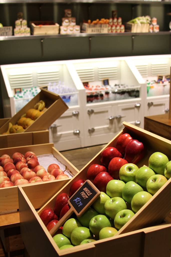 Mortimers Market | meal takeaway | Disney California Adventure Park, Buena Vista Street, Anaheim, CA 92802, USA | 7147814565 OR +1 714-781-4565