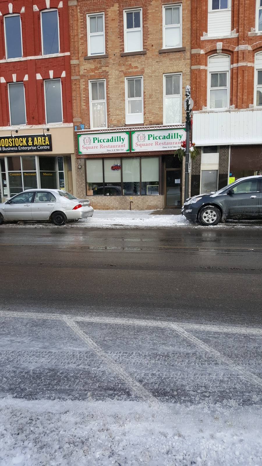 Piccadilly Square Restaurant | restaurant | 455 Dundas St, Woodstock, ON N4S 1C2, Canada | 5195394224 OR +1 519-539-4224