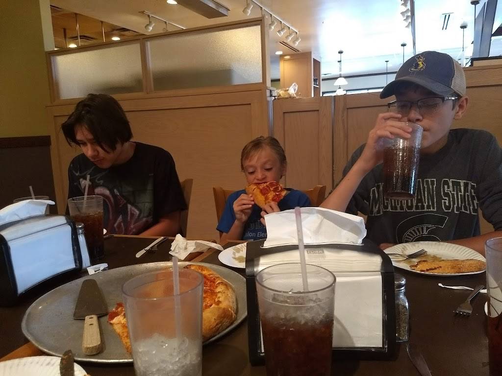 DBronx Pizza | restaurant | 7070 W 105th St, Overland Park, KS 66212, USA | 9136499000 OR +1 913-649-9000