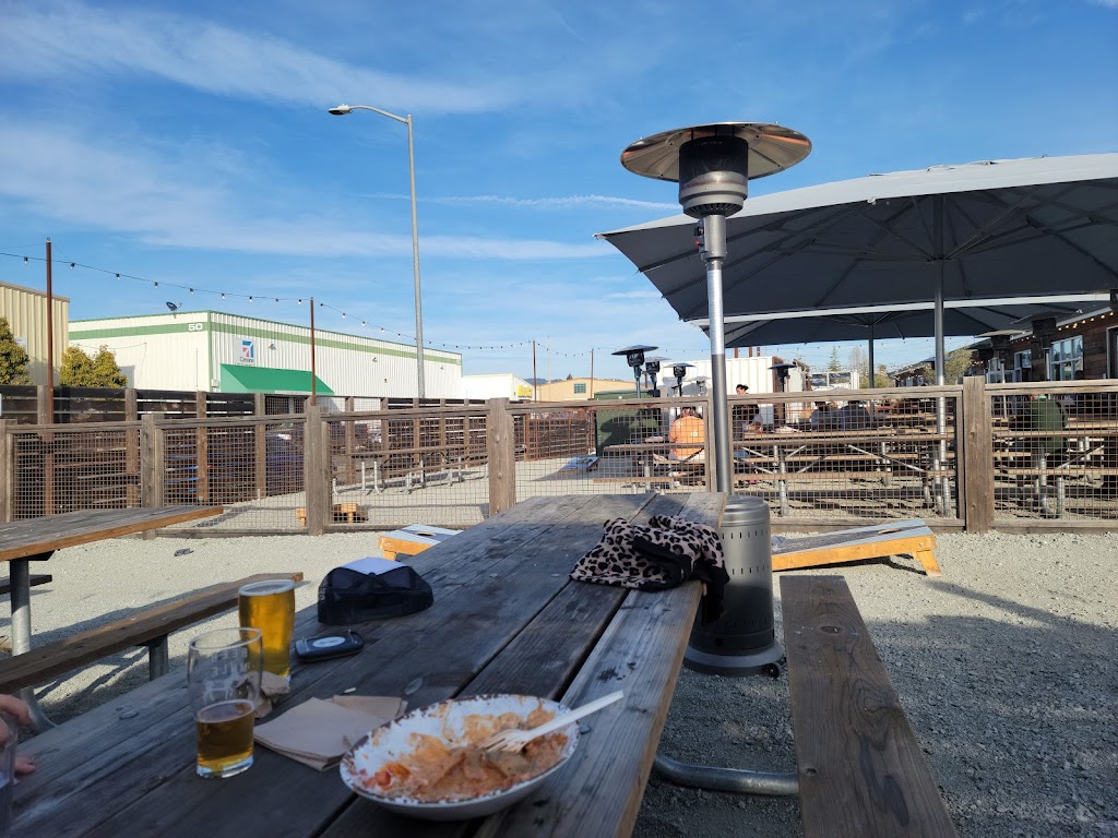 Beer Mule Bottle Shop + Pour House | restaurant | 45 Aviation Way, Watsonville, CA 95076, USA | 8312549789 OR +1 831-254-9789