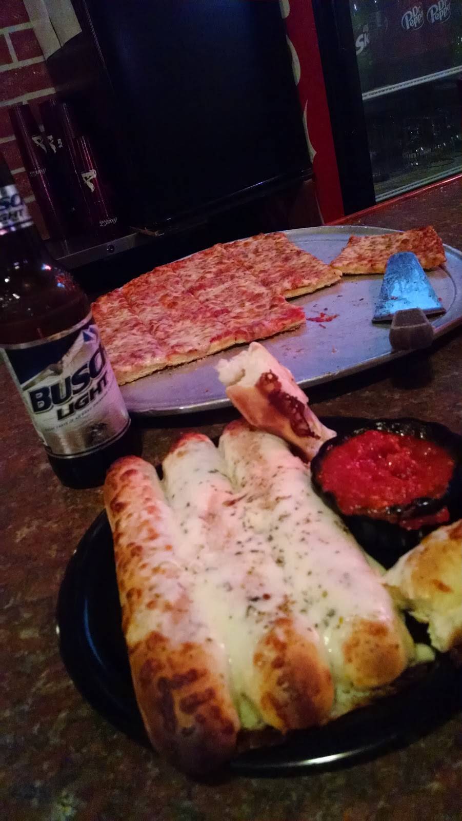 Sams Pizza & Pub Inc. | restaurant | 1017 Broadway, Highland, IL 62249, USA | 6186547171 OR +1 618-654-7171