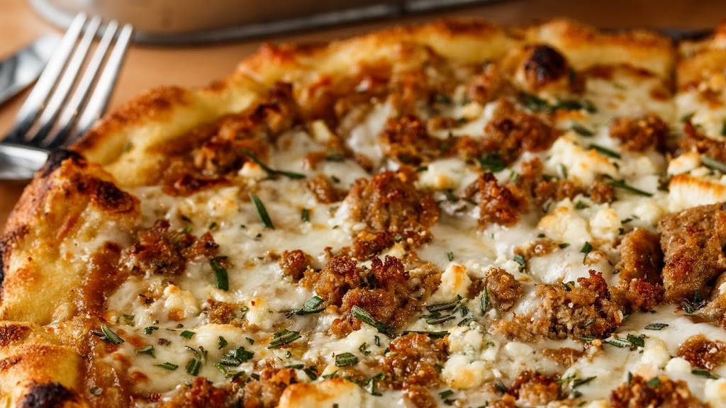 The Commons Bar/Café | restaurant | 477 W Spring St, Fayetteville, AR 72701, USA | 4797777017 OR +1 479-777-7017