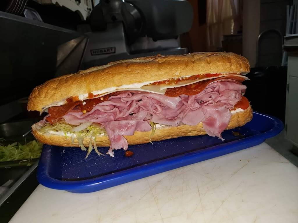 Hoagie House Cafe | restaurant | 12744 Main St, Fort Loudon, PA 17224, USA | 7175950957 OR +1 717-595-0957