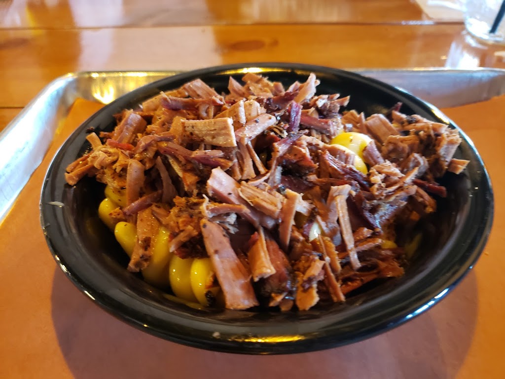 Bootleggers BBQ | restaurant | 1464 Gibson Ave, West Plains, MO 65775, USA | 4172044515 OR +1 417-204-4515