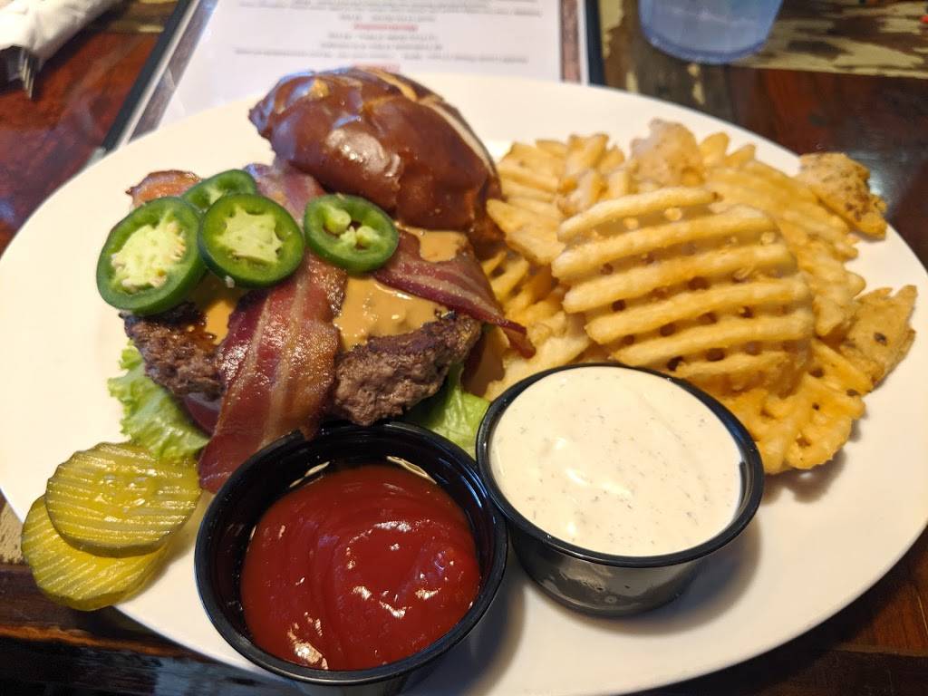 Willy McCoys | restaurant | 320 Pioneer Trail, Chaska, MN 55318, USA | 9525009645 OR +1 952-500-9645