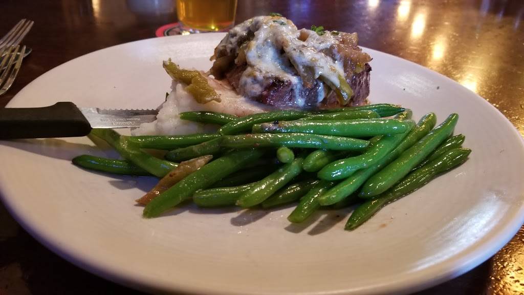 The Ravens Nest Pub & Restaurant | restaurant | 998 Main St, Walpole, MA 02081, USA | 5087349377 OR +1 508-734-9377