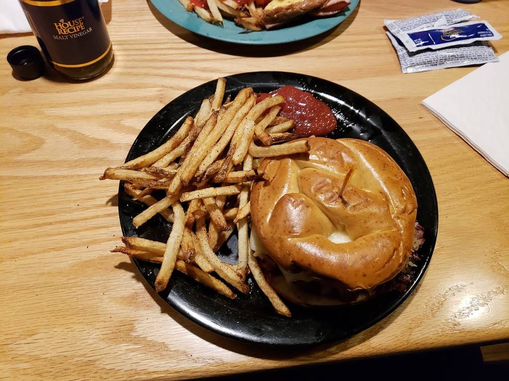 Bags Sports Pub | restaurant | 88 E Jackson St, Millersburg, OH 44654, USA | 3306740279 OR +1 330-674-0279