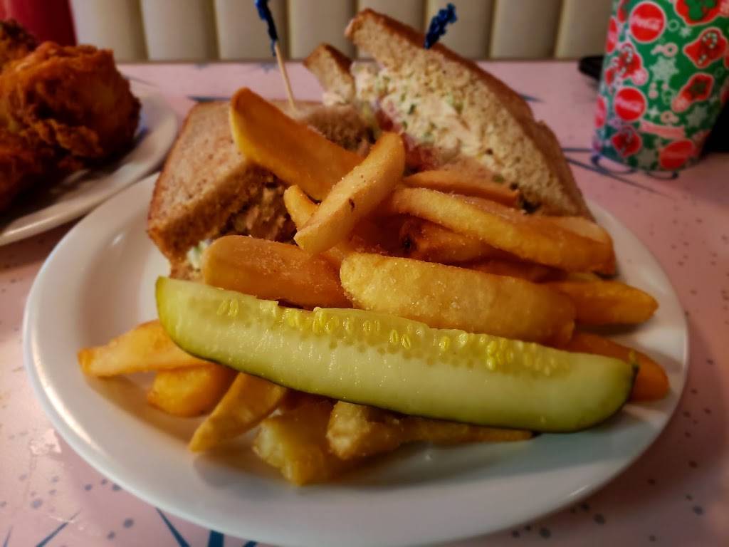 Flos V8 Cafe | restaurant | Disney California Adventure Park, Route 66, Anaheim, CA 92802, USA | 7147814565 OR +1 714-781-4565