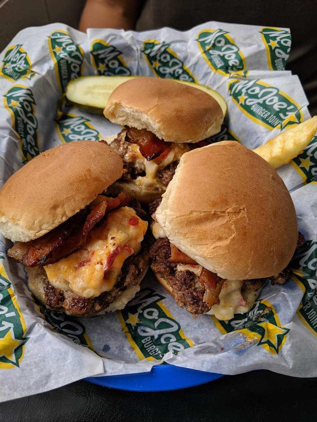 MoJoes Burger Joint | restaurant | 620 Glenwood Ave, Raleigh, NC 27603, USA | 9198326799 OR +1 919-832-6799