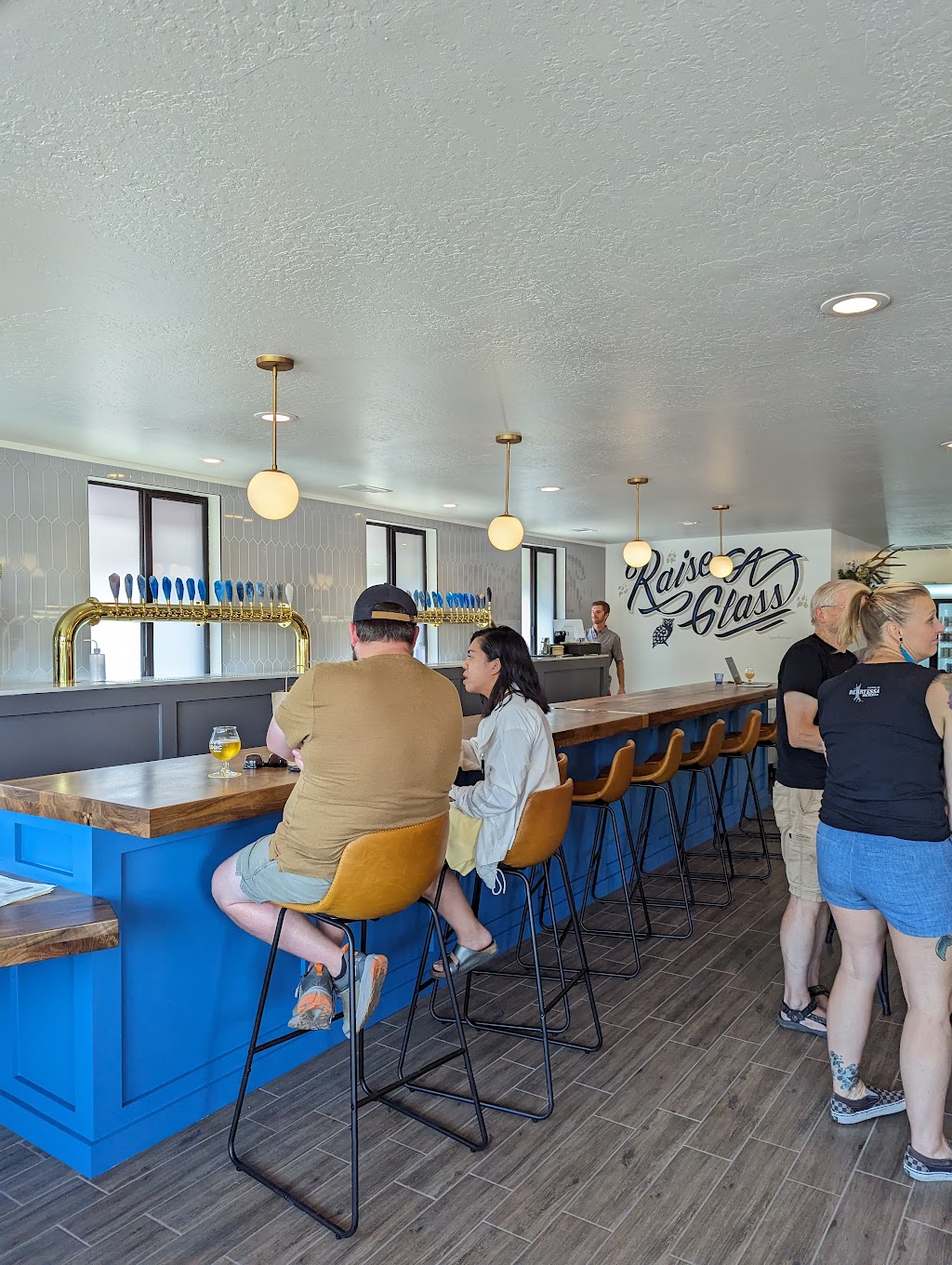 Craft and Logic Taproom | restaurant | 10192 Donner Pass Rd, Truckee, CA 96161, USA | 5305364242 OR +1 530-536-4242