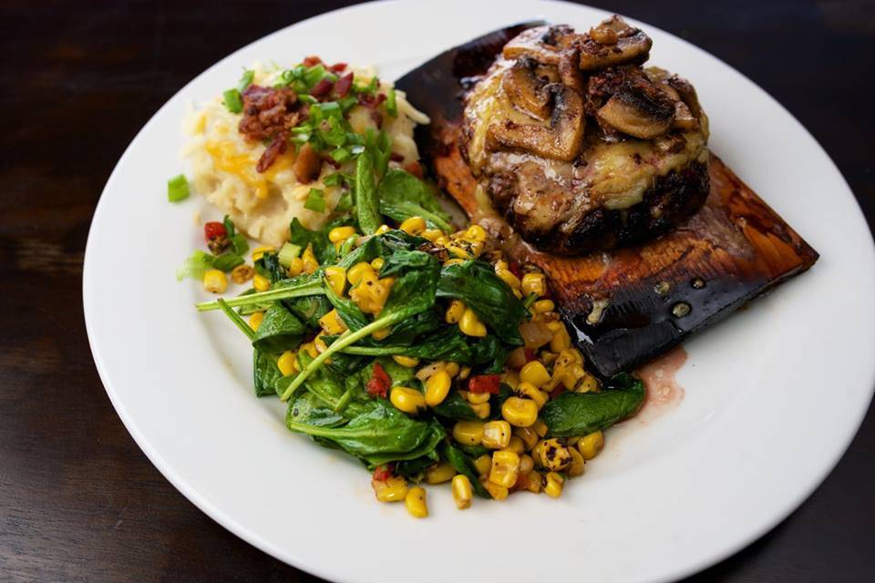 Smokin Fins | restaurant | 900 N 54th St #1, Chandler, AZ 85226, USA | 4805085971 OR +1 480-508-5971