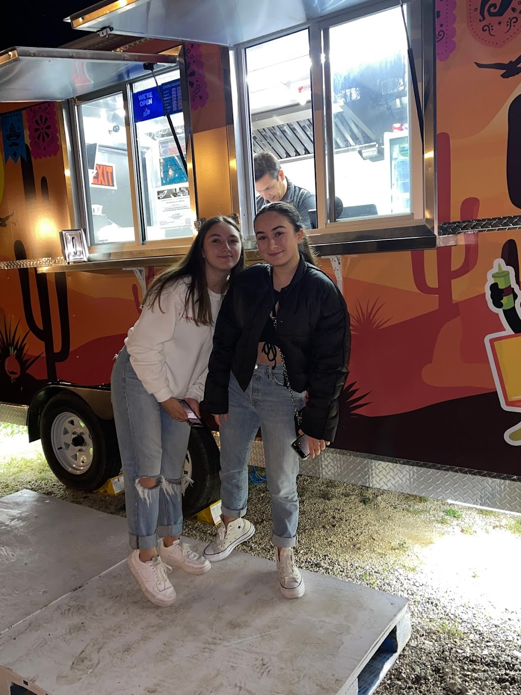 Rafas Street Food | restaurant | 826 Johns Rd, Boerne, TX 78006, USA | 2108234073 OR +1 210-823-4073