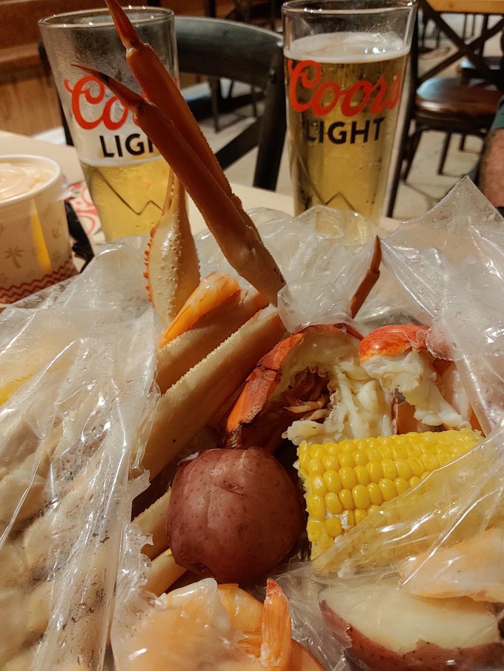 Mr. & Mrs. Crab St Pete | restaurant | 6798 Crosswinds Dr N, St. Petersburg, FL 33710, USA | 7273175582 OR +1 727-317-5582