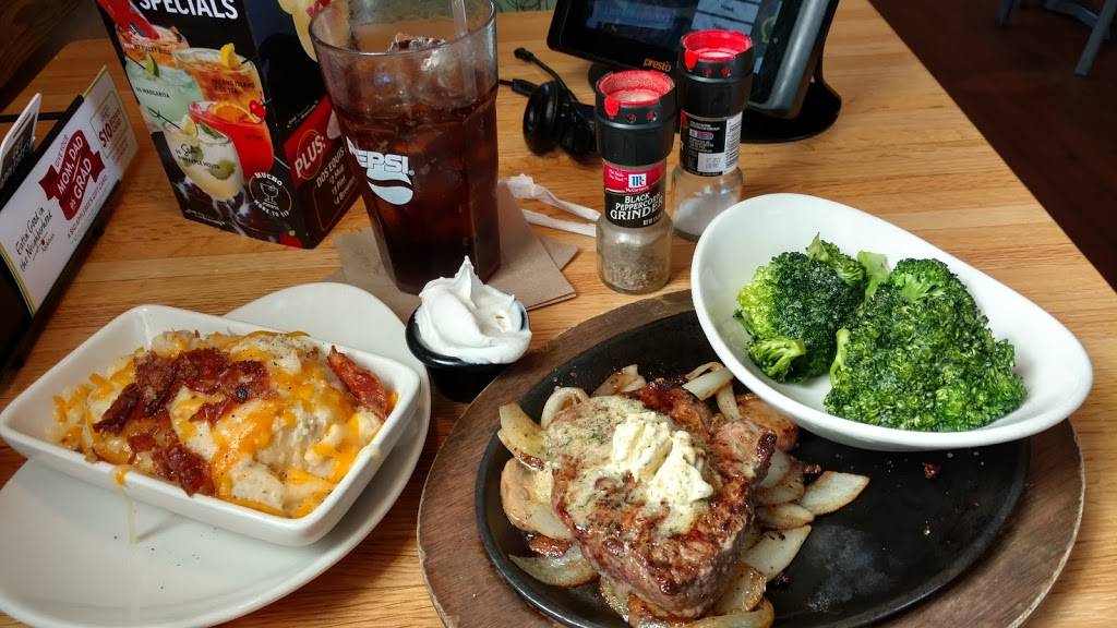 Applebees Grill + Bar | restaurant | 3039 Commerce Lane, Ionia, MI 48846, USA | 6165231102 OR +1 616-523-1102