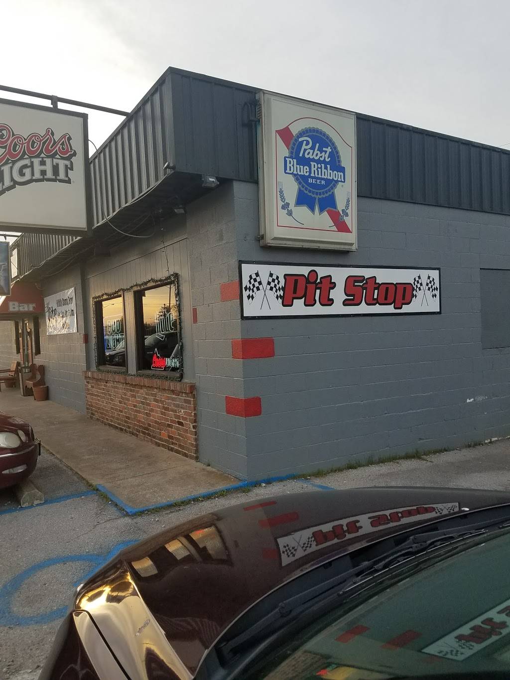 The Pit Stop Bar & Grill | restaurant | 3315 Louisville Rd, Bowling Green, KY 42101, USA | 2704951190 OR +1 270-495-1190