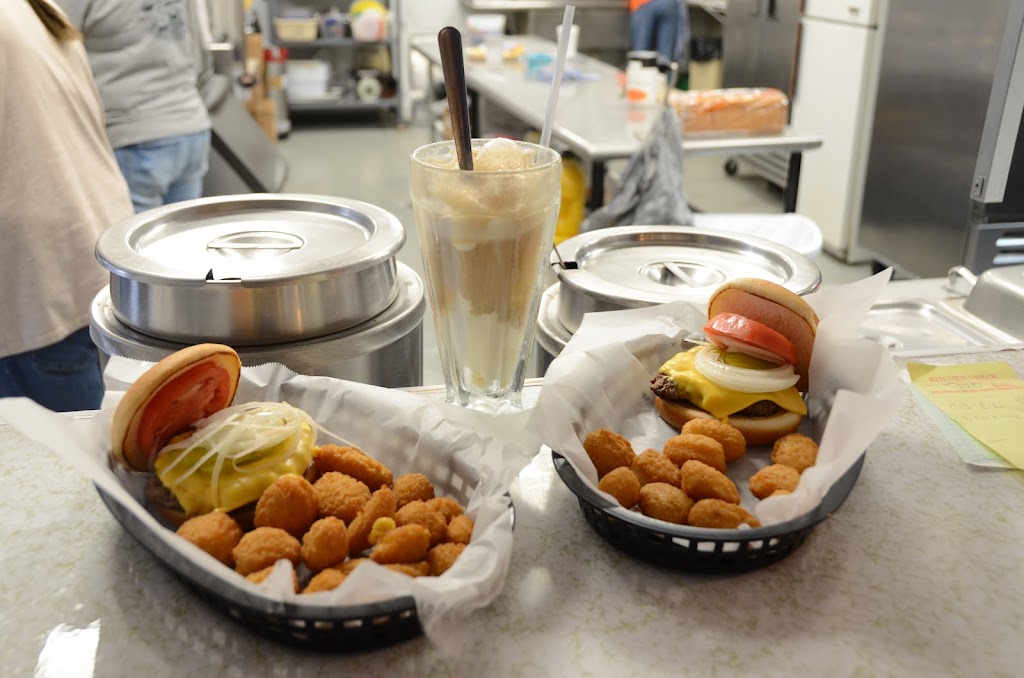 Tysons Diner | restaurant | 701 E 4th St, Beardstown, IL 62618, USA | 2173231964 OR +1 217-323-1964