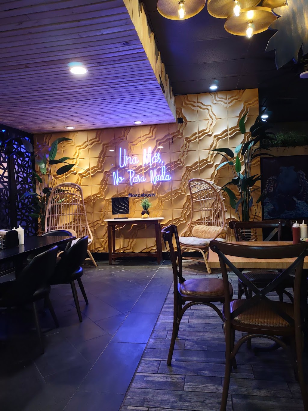 Los Cabos Seafood & Grill | restaurant | 201 N Imperial Ave, El Centro, CA 92243, USA | 7606935393 OR +1 760-693-5393