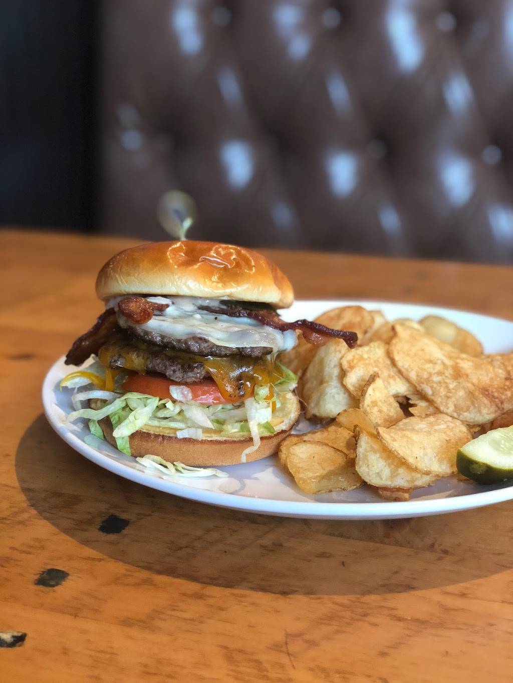 The Howe Daily Kitchen & Bar | restaurant | 3675 Minnehaha Ave South, Minneapolis, MN 55406, USA | 6127293663 OR +1 612-729-3663