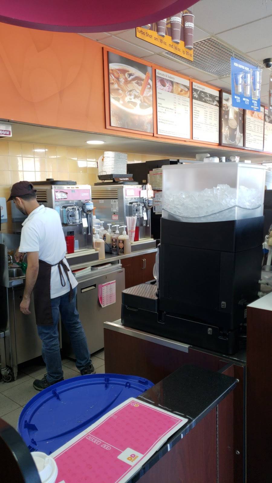 Dunkin Donuts | cafe | 16302 Cross Bay Blvd, Howard Beach, NY 11414, USA | 7188433100 OR +1 718-843-3100
