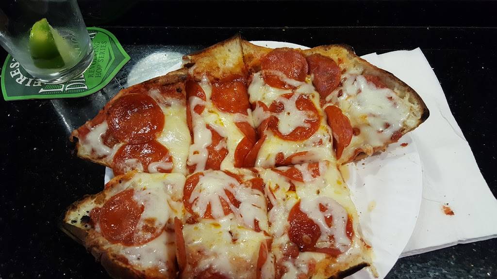 Village Road Pizzeria | restaurant | 4123 Norse Way, Long Beach, CA 90808, USA | 5624200040 OR +1 562-420-0040