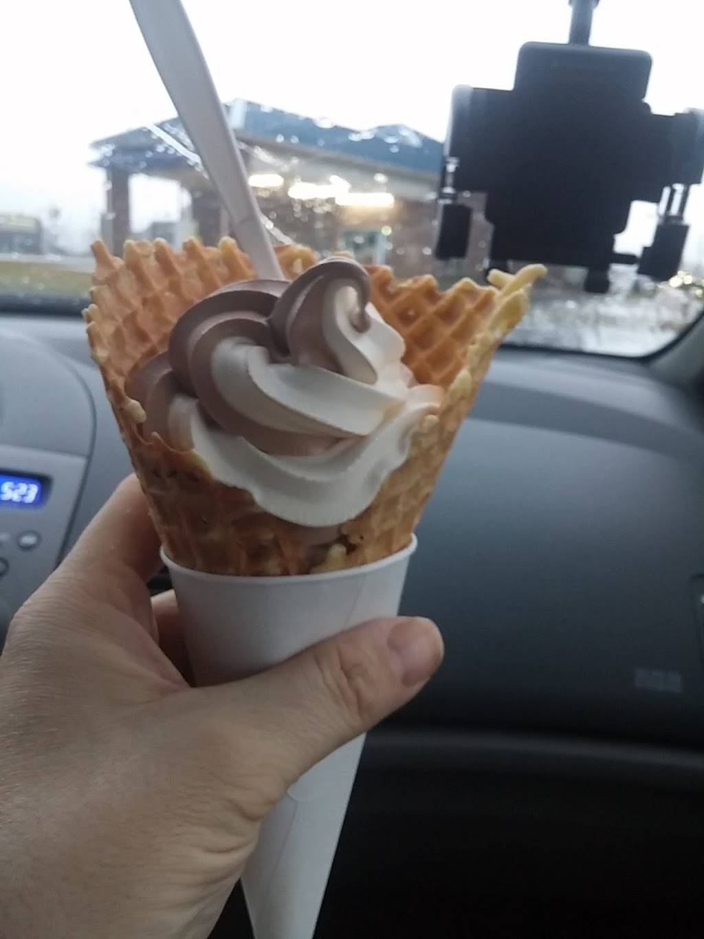 Chillers Ice Cream | restaurant | 7601 IN-60, Sellersburg, IN 47172, USA | 8122484071 OR +1 812-248-4071