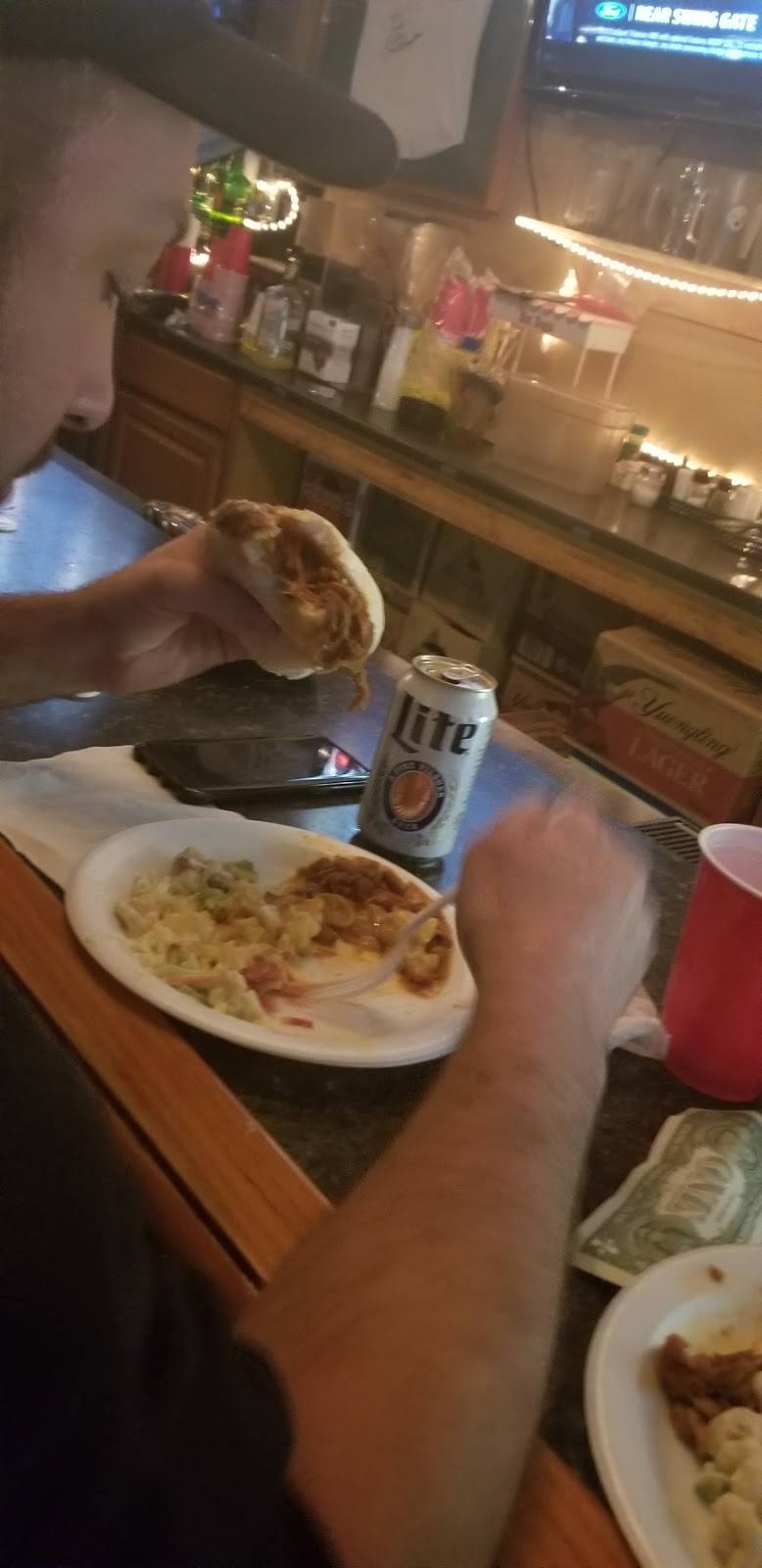 Harts Restaurant & Lounge | restaurant | 112 3rd St, McDonald, PA 15057, USA | 7249262660 OR +1 724-926-2660