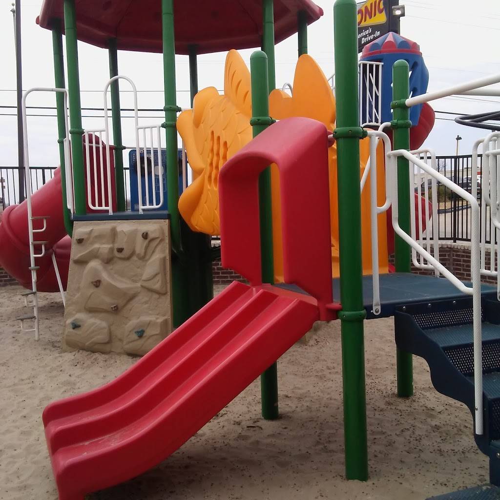 Sonic Drive-In | restaurant | 8602 S Lancaster Rd, Dallas, TX 75241, USA | 4695672222 OR +1 469-567-2222