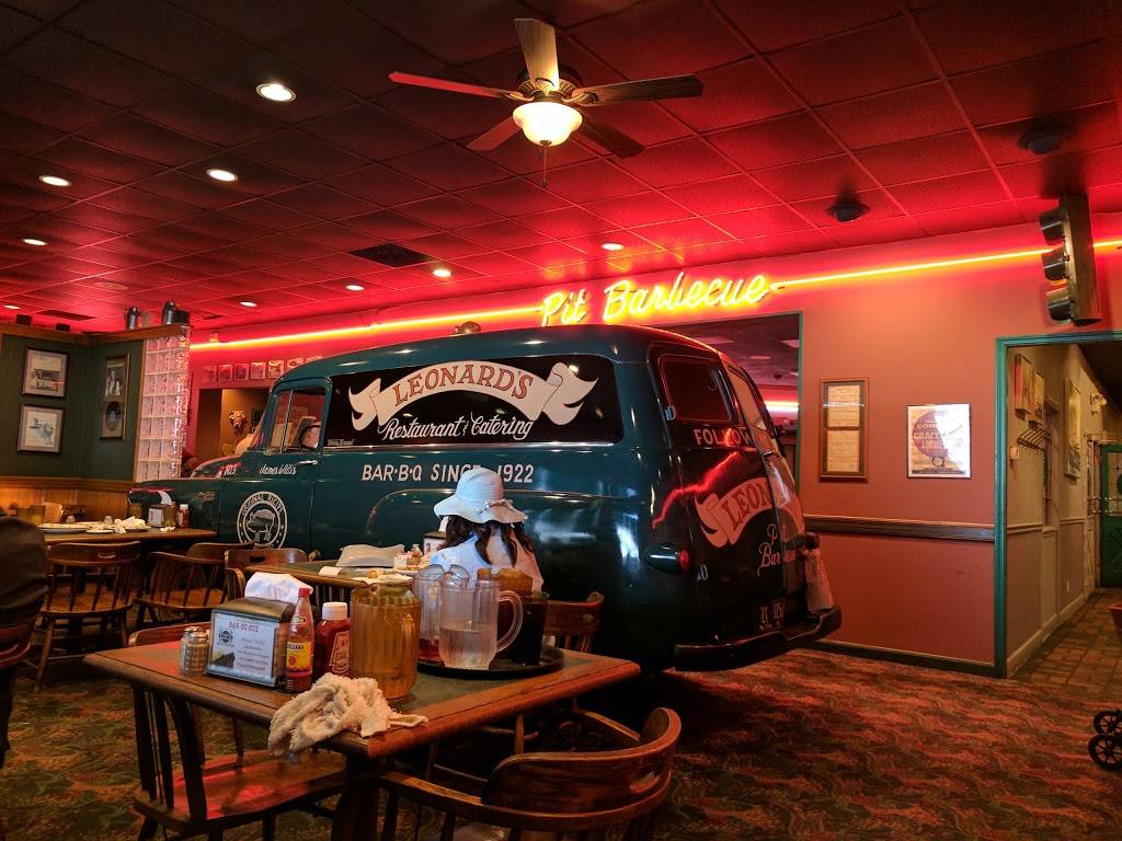 Leonards Pit Barbecue | restaurant | 5465 Fox Plaza Dr, Memphis, TN 38115, USA | 9013601963 OR +1 901-360-1963
