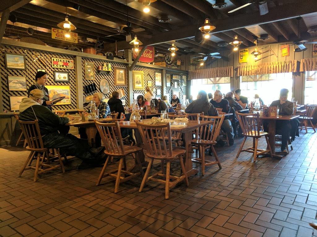 Cracker Barrel Old Country Store | restaurant | 502 Brock Dr, Bloomington, IL 61701, USA | 3098293155 OR +1 309-829-3155