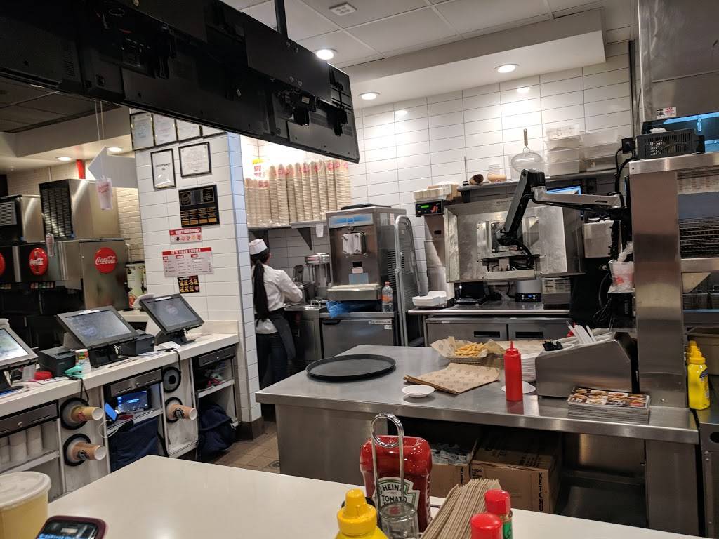 Johnny Rockets | restaurant | CIELO VISTA MALL, 8401 Gateway Blvd W, El Paso, TX 79925, USA | 9157792329 OR +1 915-779-2329