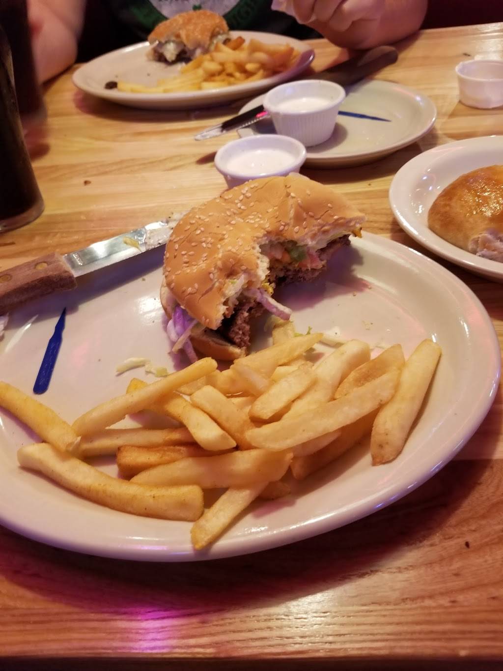 Logans Roadhouse | restaurant | 200 Premier Blvd, Roanoke Rapids, NC 27870, USA | 2525371414 OR +1 252-537-1414