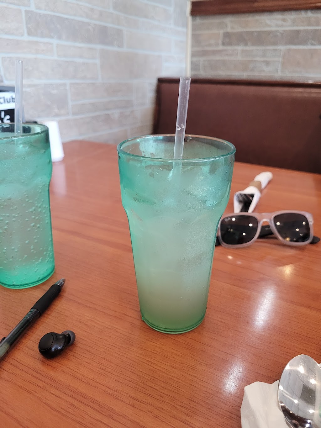 Delanos Diner | restaurant | 1220 W Douglas Ave, Wichita, KS 67203, USA | 3162528100 OR +1 316-252-8100