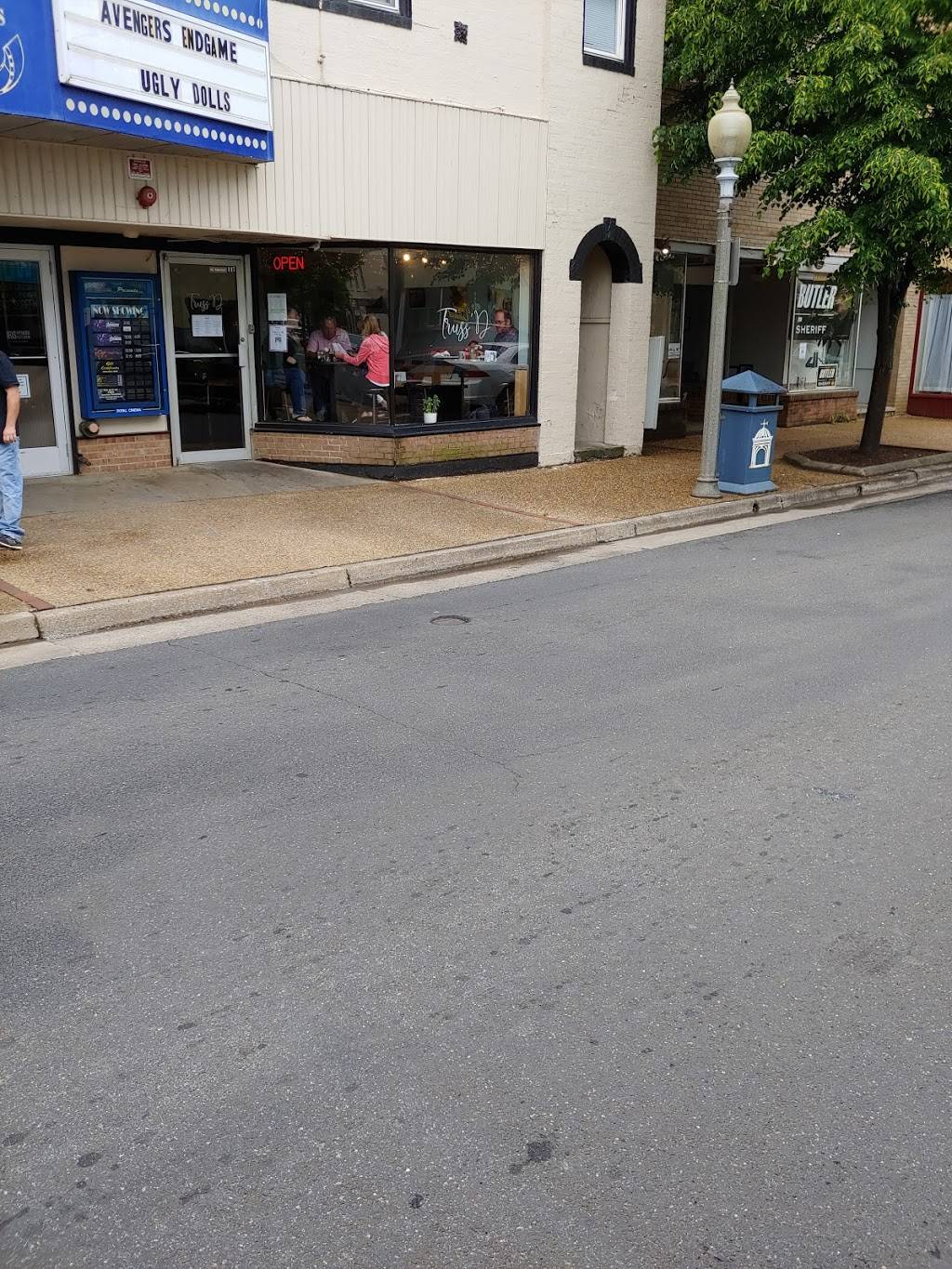 TrussD | restaurant | 117 E Main St, Front Royal, VA 22630, USA | 5406600988 OR +1 540-660-0988