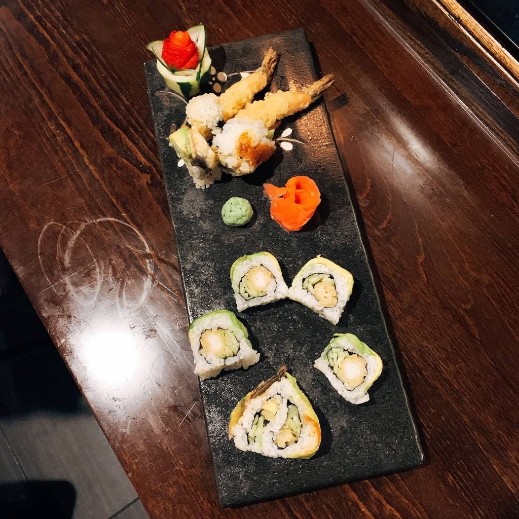 Fujiyama Japanese Cuisine | restaurant | 225 N Giant City Rd, Carbondale, IL 62901, USA | 6185492000 OR +1 618-549-2000