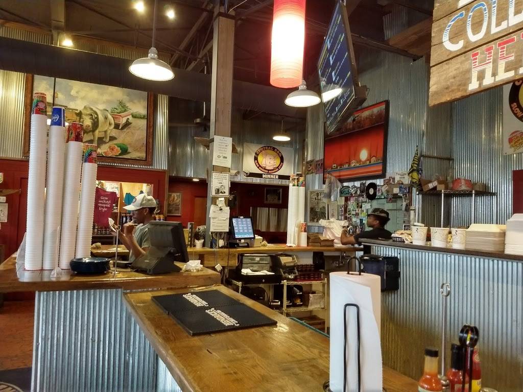 Central BBQ - Downtown | restaurant | 147 E Butler Ave, Memphis, TN 38103, USA | 9016727760 OR +1 901-672-7760