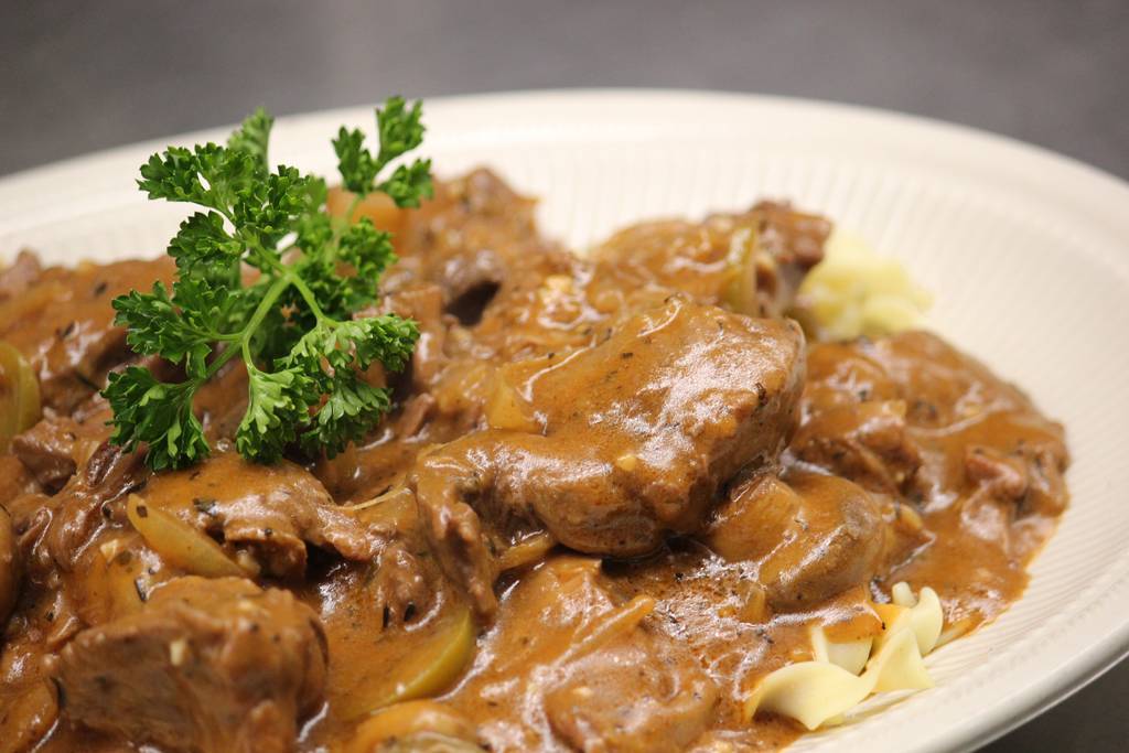 Roepkes Village Inn | restaurant | W2686 St Charles Rd, Chilton, WI 53014, USA | 9208494000 OR +1 920-849-4000