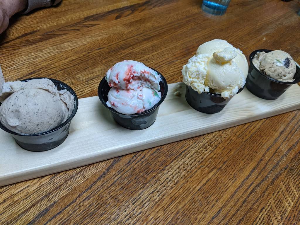 Backwoods BBQ | restaurant | 31 N Main Ave, New York Mills, MN 56567, USA | 2183852469 OR +1 218-385-2469