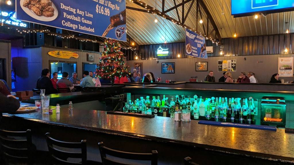 Louis Bar & Grill | restaurant | 1018 S College St, Winchester, TN 37398, USA | 9313135556 OR +1 931-313-5556