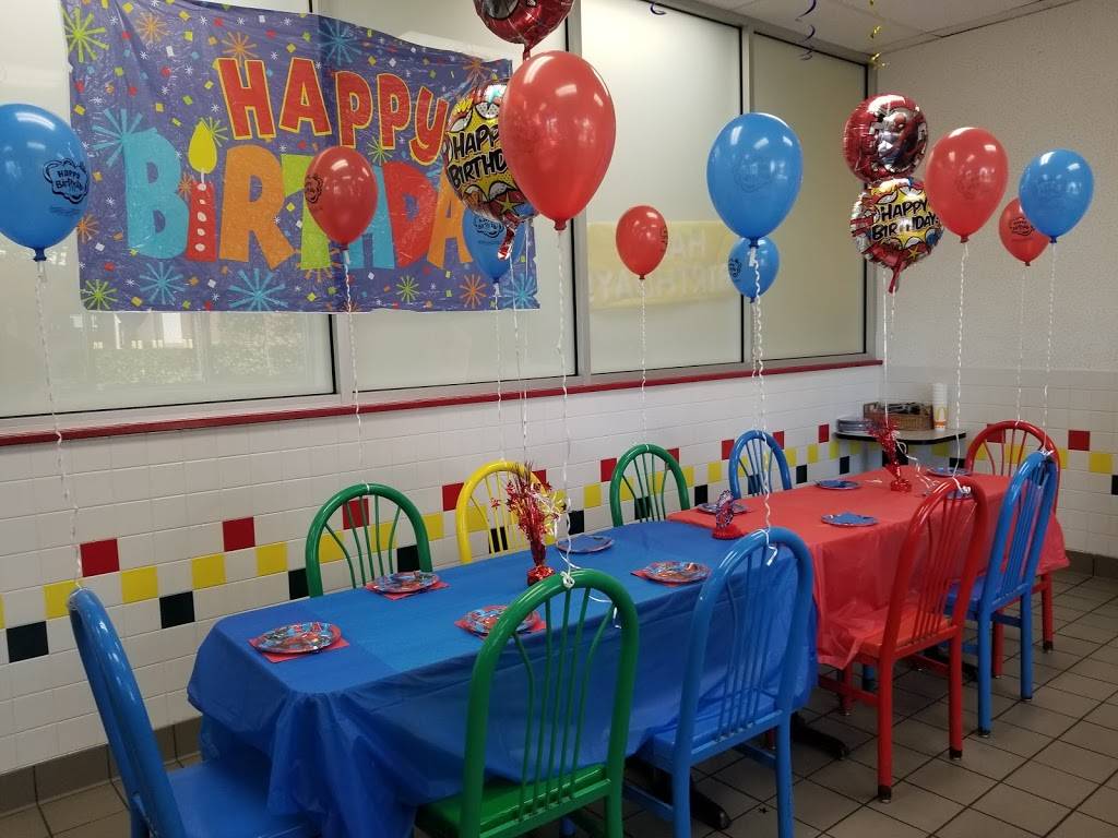 McDonalds | cafe | 280 N Broadway, Hicksville, NY 11801, USA | 5166812434 OR +1 516-681-2434