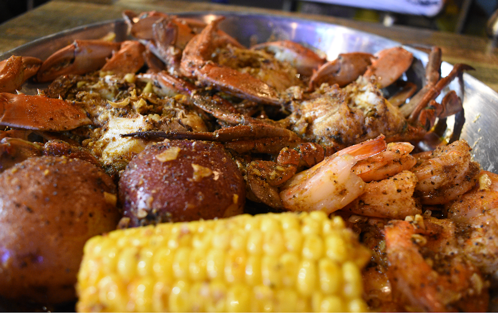 J&C Crab - Juicy Seafood | restaurant | 9321 6 Mile Cypress Pkwy #100, Fort Myers, FL 33966, USA | 2396907088 OR +1 239-690-7088