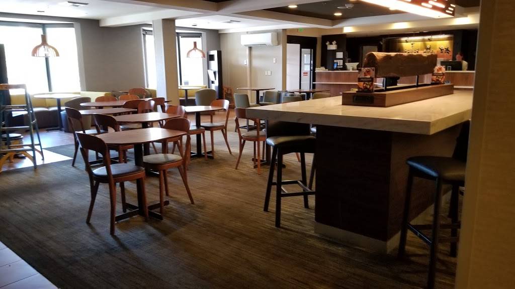 The Bistro – Eat. Drink. Connect.® | restaurant | 4901 Spenard Rd, Anchorage, AK 99517, USA | 9072450322 OR +1 907-245-0322