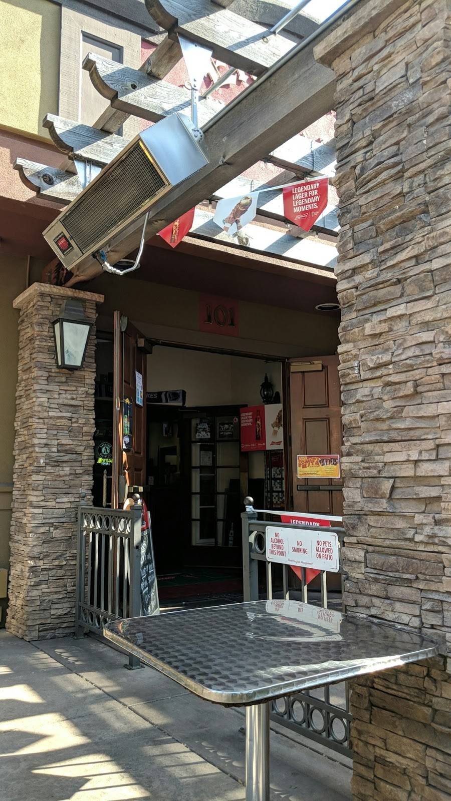 The Englander Sports Pub & Restaurant | restaurant | 101 Parrott St, San Leandro, CA 94577, USA | 5103573571 OR +1 510-357-3571